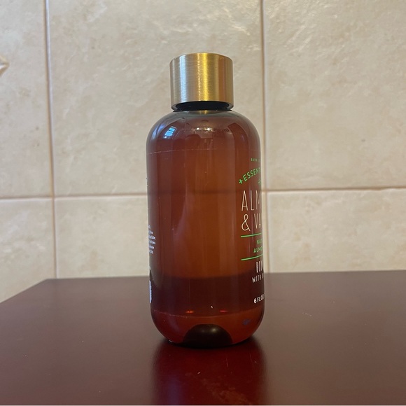 NEW BATH & BODY WORKS ALMOND & VANILLA BODY OIL Nourishing Moisturizer Oil 6 oz - Picture 2 of 5